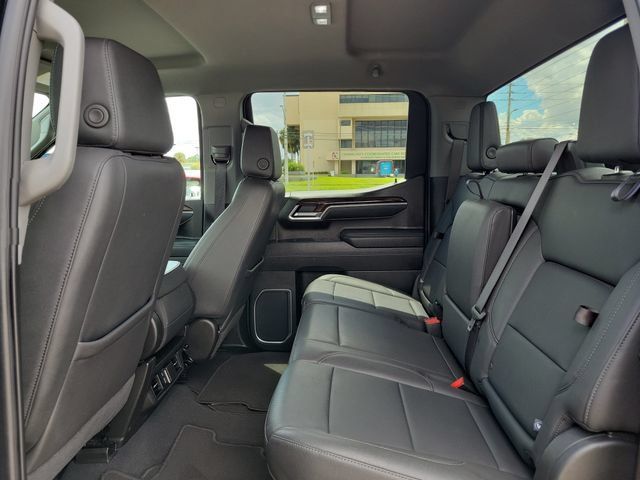 Used 2025 GMC Sierra 1500 SLT AWD/4WD image 10