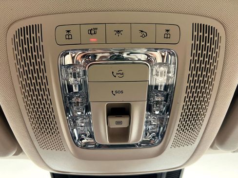 Used 2022 Mercedes-Benz GLE 350 4MATIC w/ AMG Line Exterior image 30