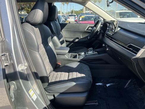Used 2024 Mitsubishi Outlander SE image 14