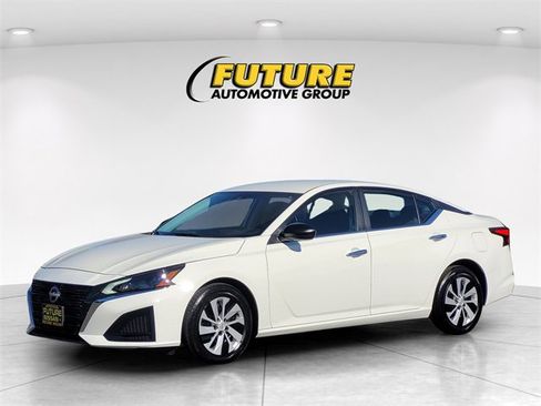 Certified 2025 Nissan Altima 2.5 S image 5