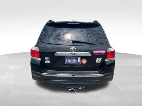 Used 2012 Toyota Highlander Limited w/ Tow Pkg FWD image 6
