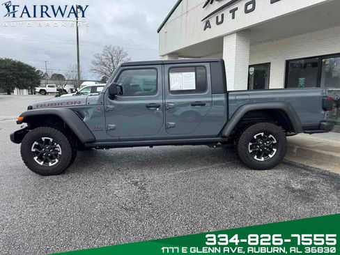 Used 2025 Jeep Gladiator Rubicon w/ Convenience Group image 9