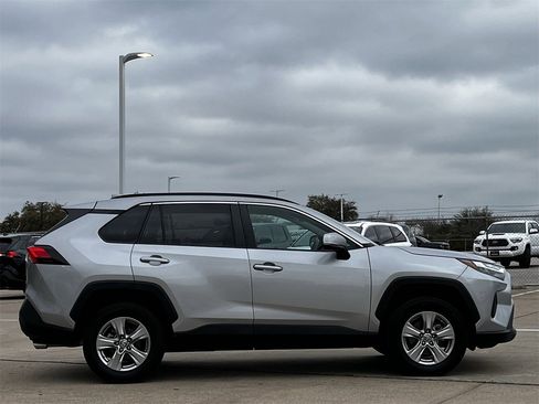 Used 2024 Toyota RAV4 XLE image 3