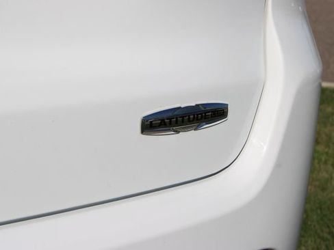 Used 2023 Jeep Compass Latitude AWD/4WD image 28