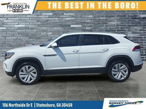 Used 2022 Volkswagen Atlas Cross Sport SE w/ Panoramic Sunroof Package FWD image 2