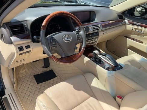 Used 2016 Lexus LS 460 AWD w/ Comfort Package image 6