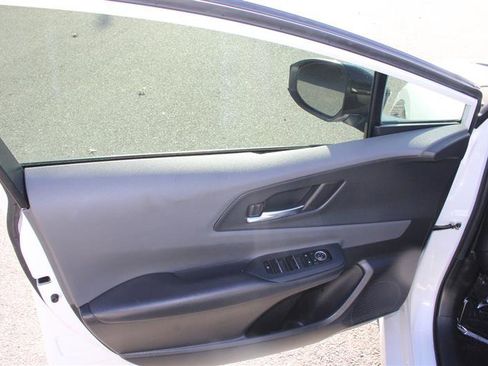 Used 2023 Toyota Prius XLE image 11