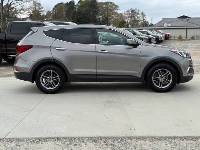 Used 2018 Hyundai Santa Fe Sport w/ Cargo Package FWD image 10