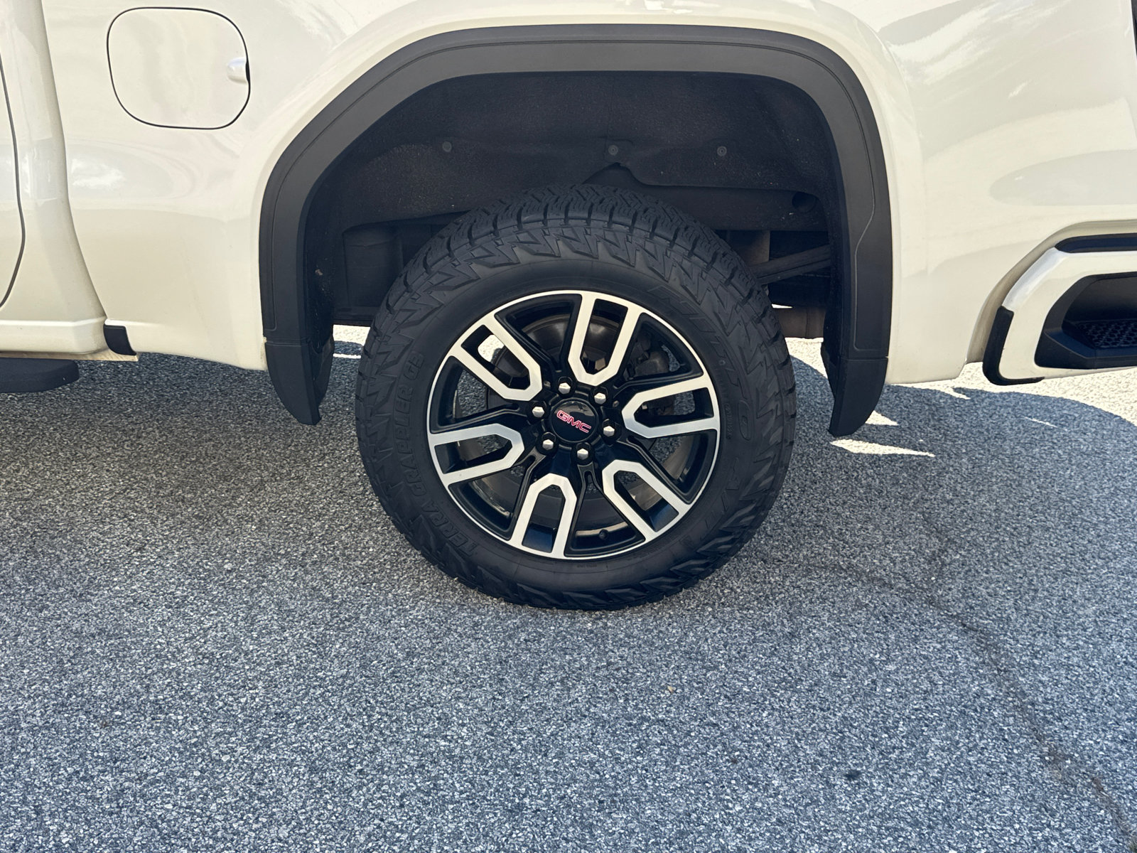 Used 2023 GMC Sierra 1500 AT4 w/ AT4 Premium Package AWD/4WD image 20