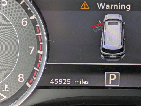 Used 2022 Nissan Armada Platinum w/ Captain's Chairs Package image 30