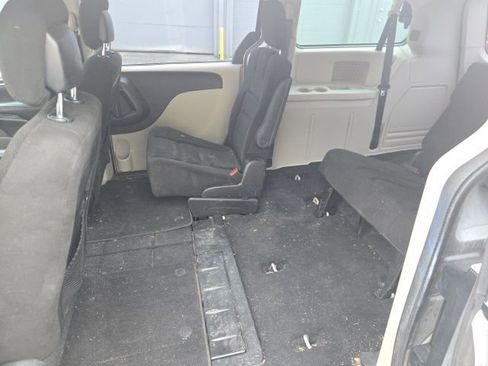 Used 2015 Dodge Grand Caravan American Value Package w/ UConnect Hands-Free Group image 11