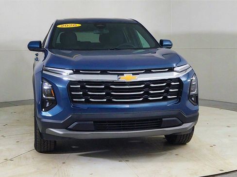 New 2026 Chevrolet Equinox LT image 2