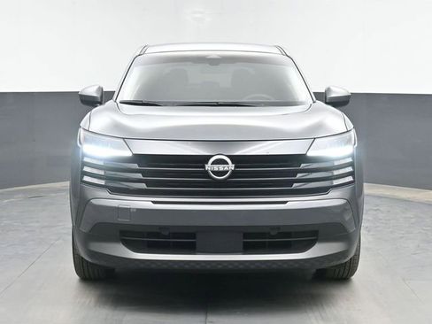 Used 2025 Nissan Kicks SV AWD/4WD image 3