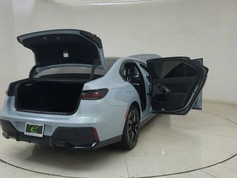 Used 2024 BMW 740i xDrive w/ Premium Package image 80