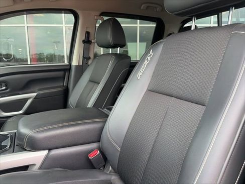 Used 2019 Nissan Titan PRO-4X image 9