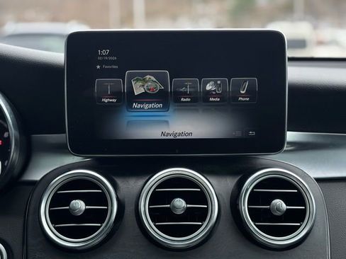 Used 2018 Mercedes-Benz GLC 300 4MATIC image 34