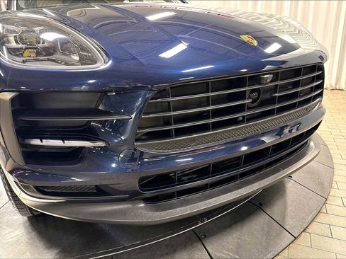 Used 2021 Porsche Macan AWD/4WD image 32