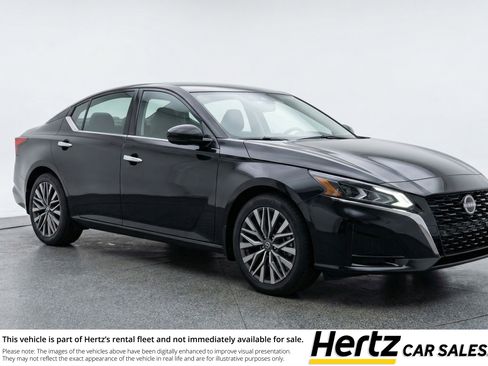 Used 2025 Nissan Altima 2.5 SV FWD image 1