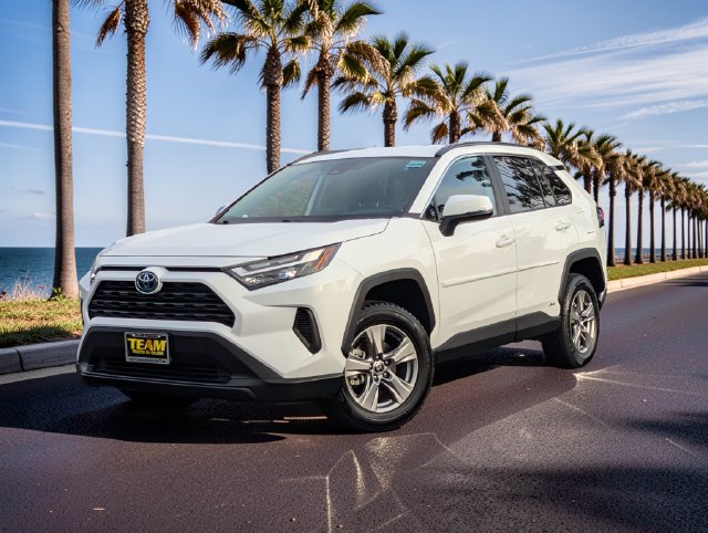 Used 2024 Toyota RAV4 LE AWD/4WD image 2