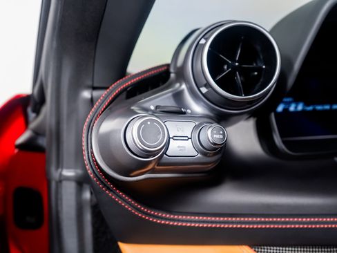 Used 2022 Ferrari F8 Tributo image 36