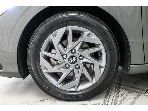 Used 2024 Hyundai Elantra Blue FWD image 23