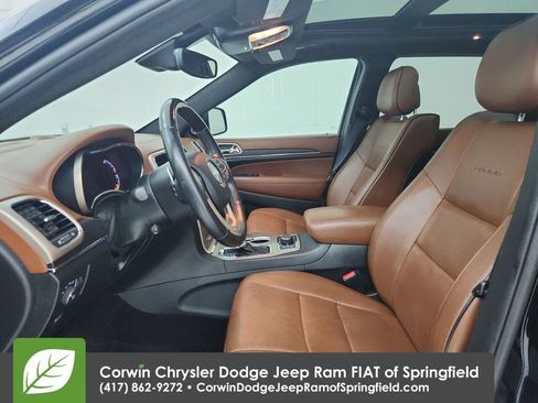 Certified 2017 Jeep Grand Cherokee Summit w/ Platinum Series Group AWD/4WD image 18