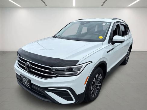 Used 2024 Volkswagen Tiguan S image 2