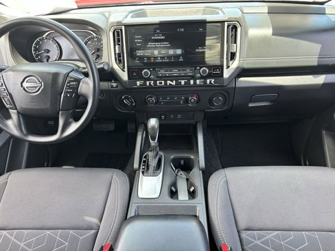 Certified 2025 Nissan Frontier SV AWD/4WD image 16
