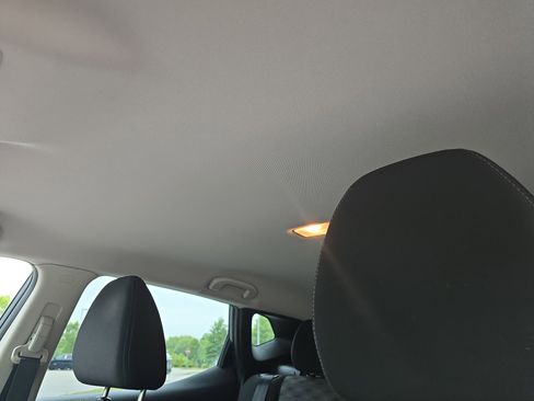 Used 2018 Nissan Rogue Sport SV FWD image 30