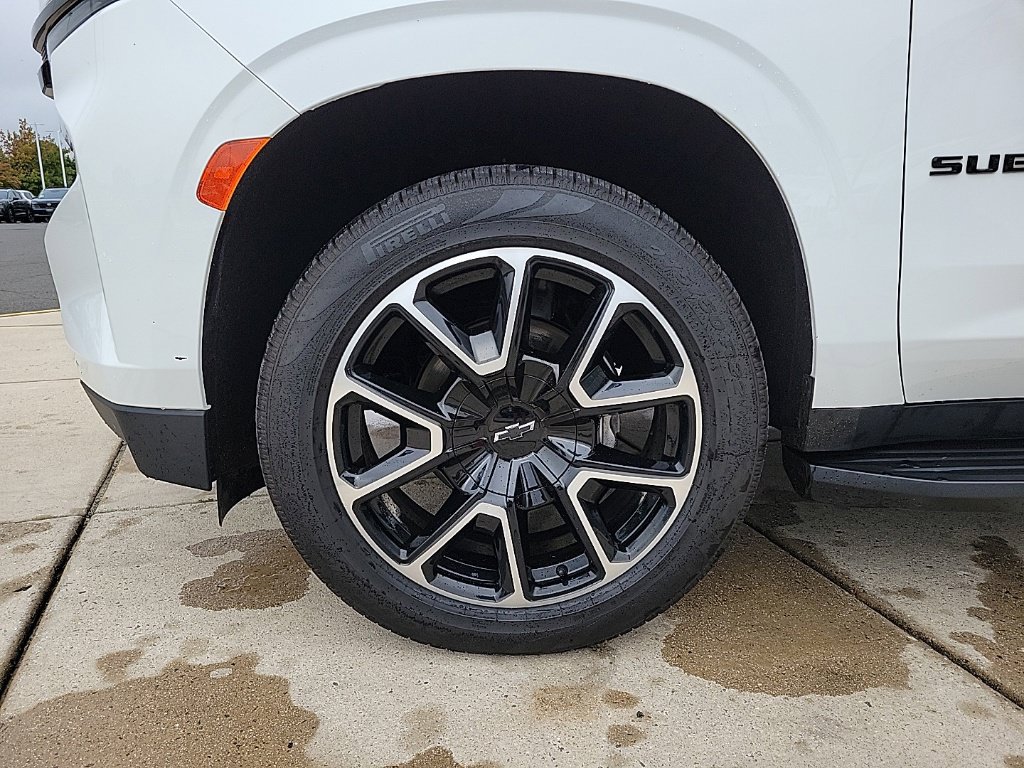 Used 2023 Chevrolet Suburban RST AWD/4WD image 8