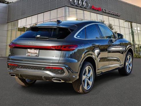 Used 2025 Audi Q5 Premium Plus w/ Premium Plus AWD/4WD image 4