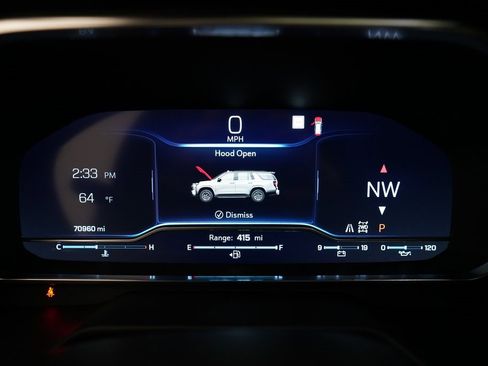 Used 2022 Chevrolet Suburban LT image 2