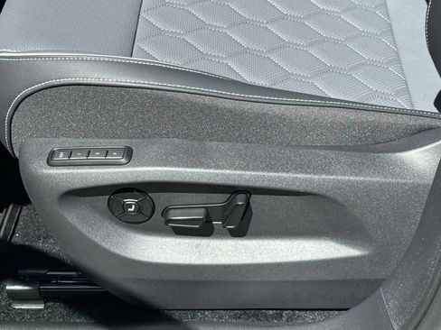 New 2026 Volkswagen Tiguan SEL R-Line AWD/4WD image 16