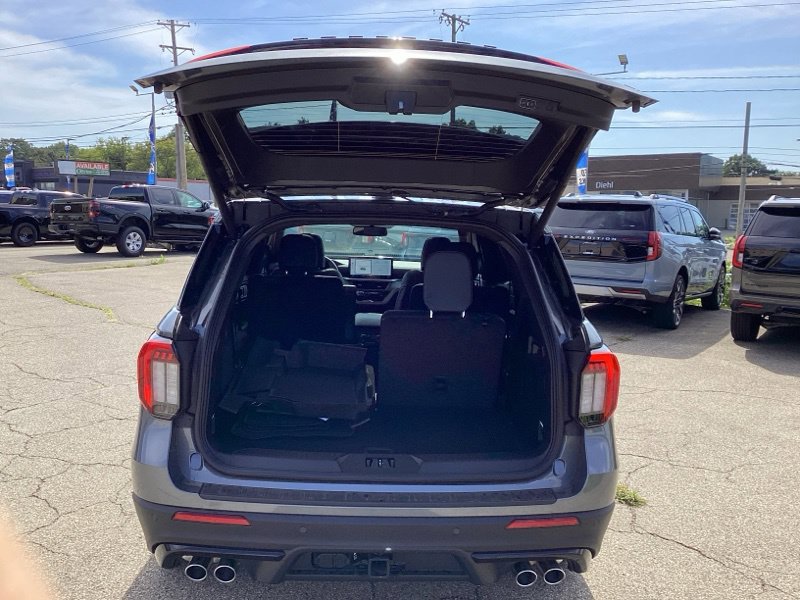 New 2026 Ford Explorer ST w/ Sun And Sound Package AWD/4WD image 17