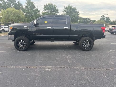 Used 2017 Nissan Titan SL AWD/4WD image 7