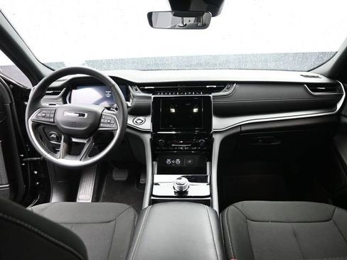 New 2025 Jeep Grand Cherokee L Laredo RWD image 26