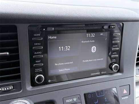 Certified 2020 Toyota Sienna LE image 25