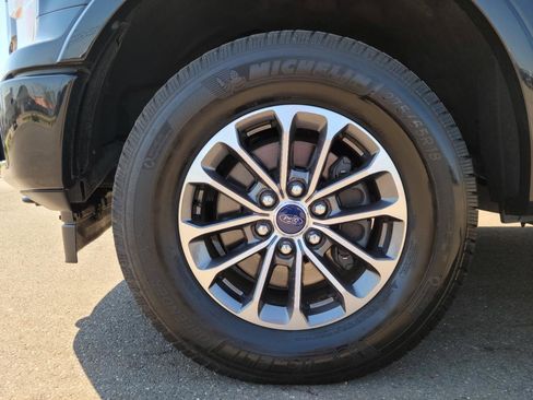 Used 2019 Ford F150 XLT w/ Equipment Group 302A Luxury AWD/4WD image 17