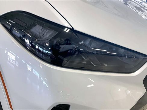 New 2026 BMW X6 xDrive40i w/ Premium Package image 13