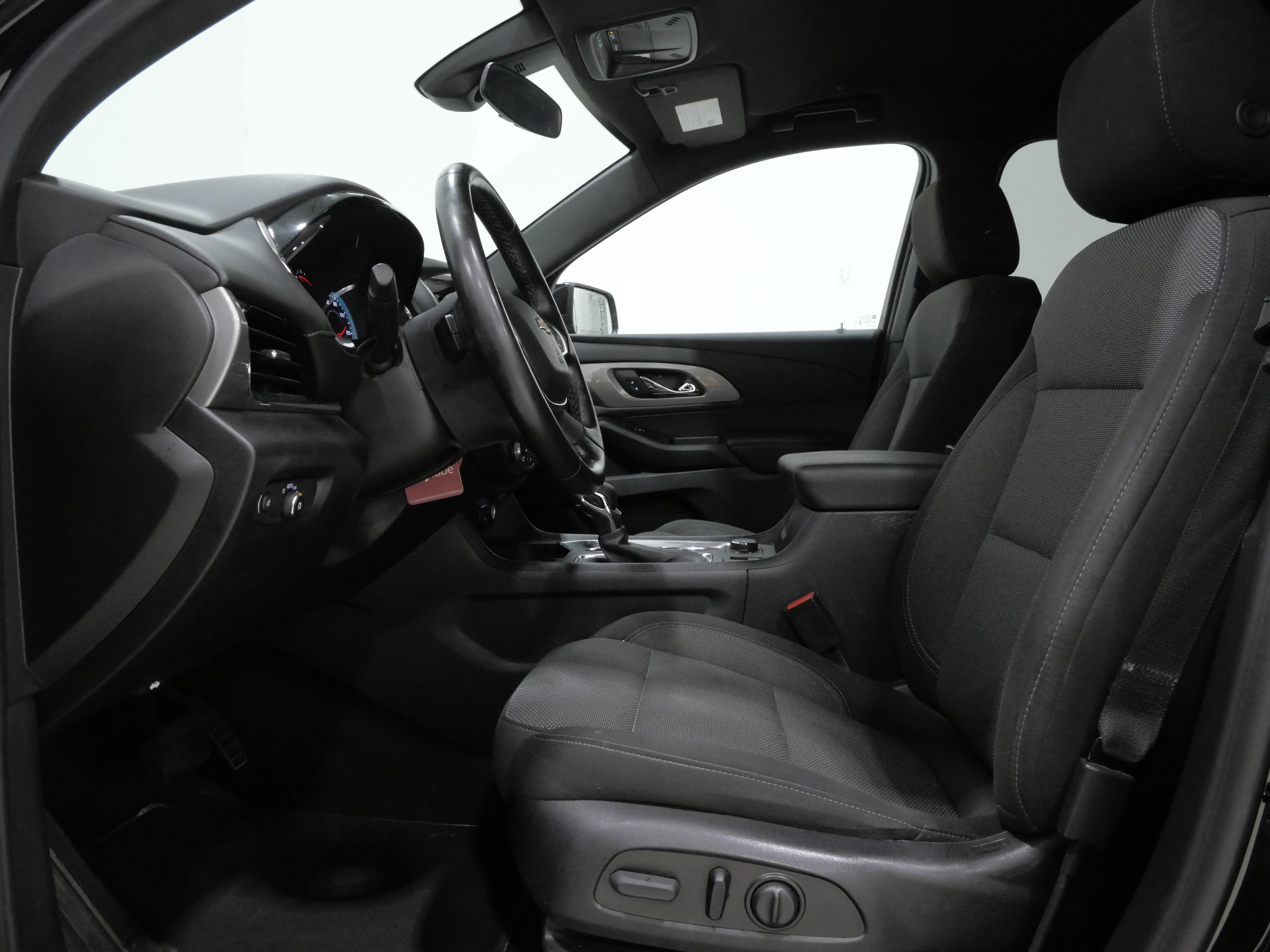 Used 2023 Chevrolet Traverse LT FWD image 12