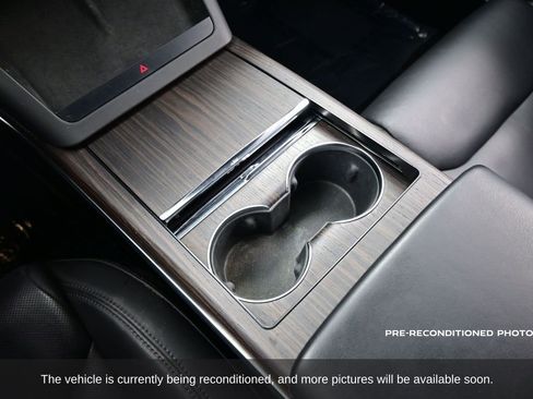 Used 2022 Tesla Model S image 22