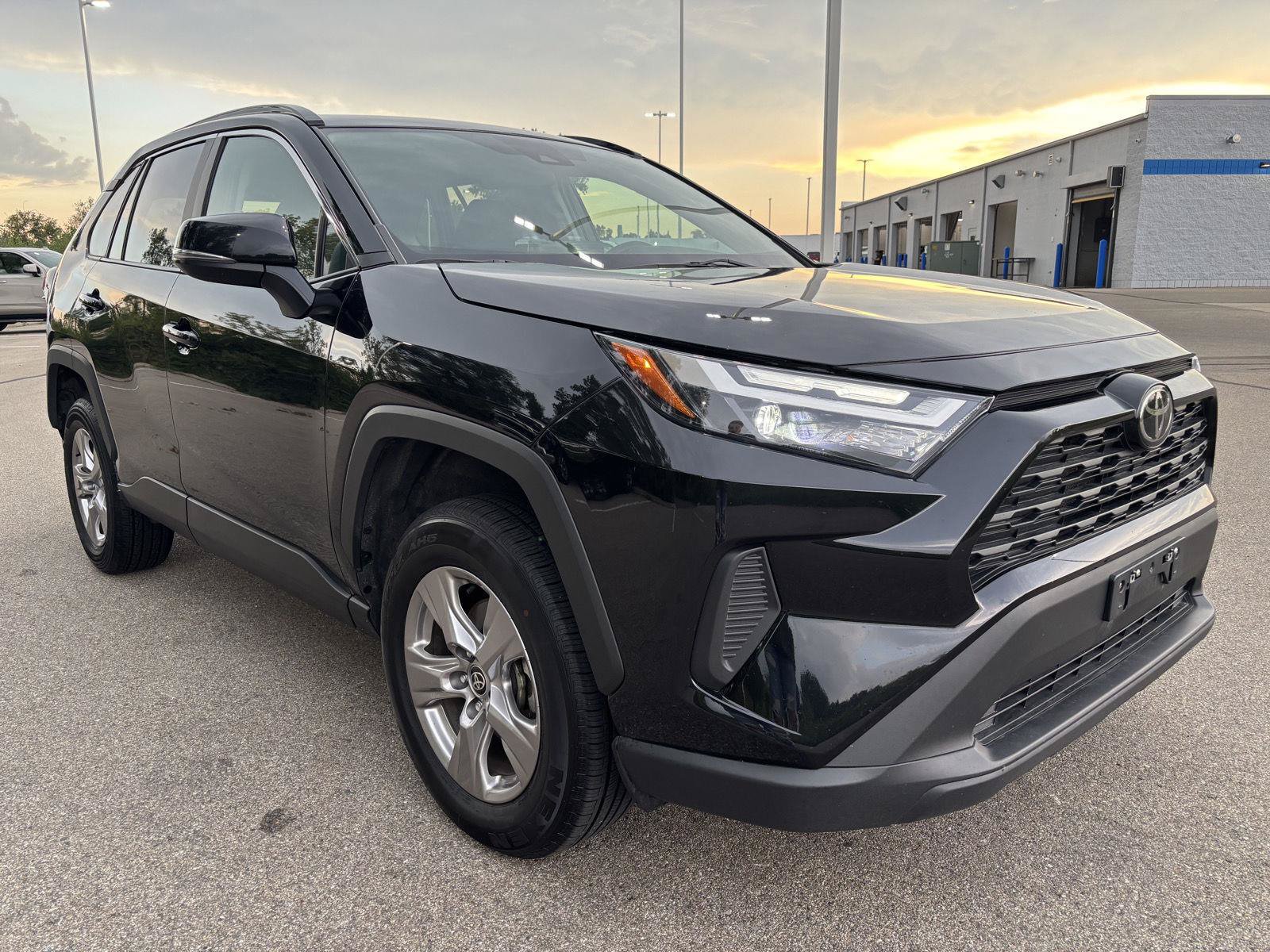 Used 2025 Toyota RAV4 XLE AWD/4WD image 5