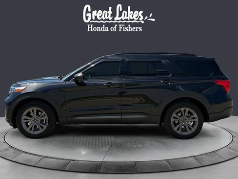 Used 2021 Ford Explorer XLT w/ Equipment Group 202A AWD/4WD image 3