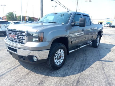 Used 2013 GMC Sierra 2500 SLT w/ Suspension Package, Off-Road AWD/4WD image 1