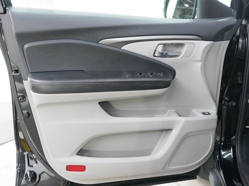 Used 2017 Honda Pilot EX image 20