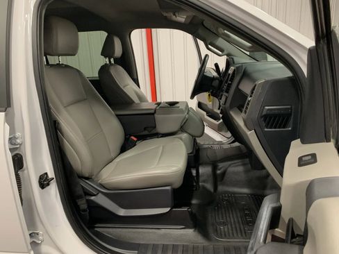 Used 2022 Ford F250 XL w/ Power Equipment Group image 48