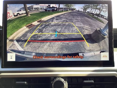 Used 2024 Toyota Tacoma TRD Sport image 19