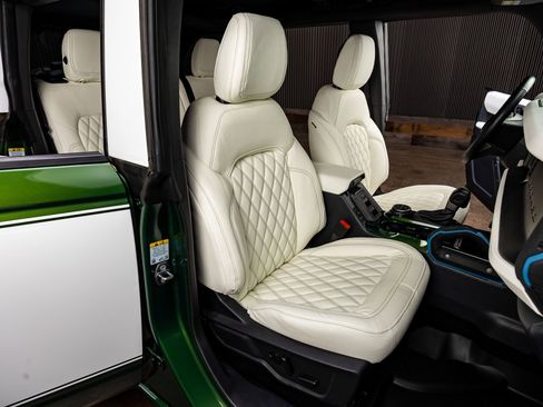 Used 2024 Ford Bronco Wildtrak image 31