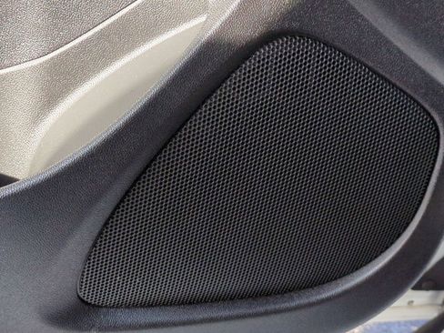 Used 2022 Chevrolet Malibu RS image 32