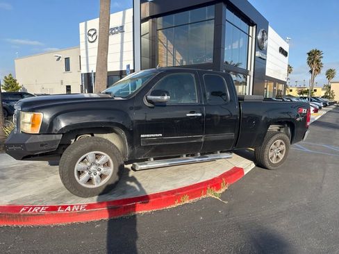 Used 2011 GMC Sierra 1500 SLT w/ SLT Convenience Package AWD/4WD image 5